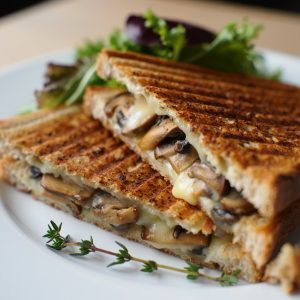 croque-monsieur aux champignons grillés