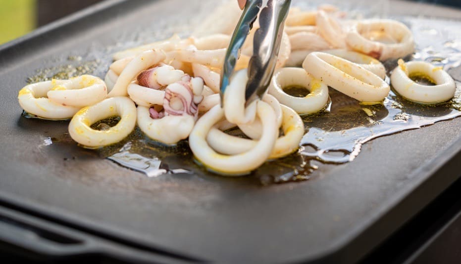 calamars sur une plancha électrique